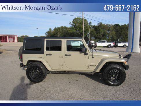 Used 2017 Jeep Wrangler Unlimited Sahara w/ Dual Top Group image 17