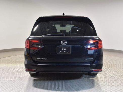 Used 2023 Honda Odyssey Sport image 4
