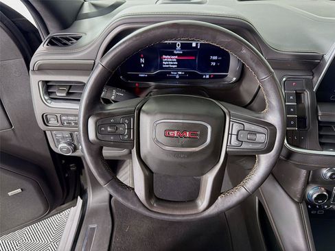 Used 2022 GMC Yukon AT4 AWD/4WD image 3