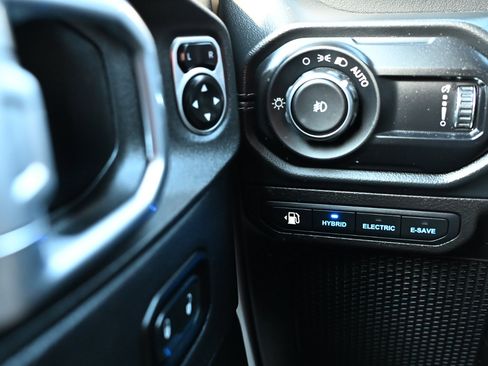 Used 2024 Jeep Wrangler High Altitude image 29