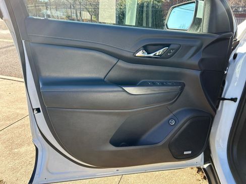 Used 2019 GMC Acadia SLT image 9