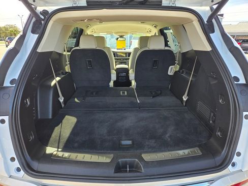 Used 2022 Buick Enclave Essence image 21