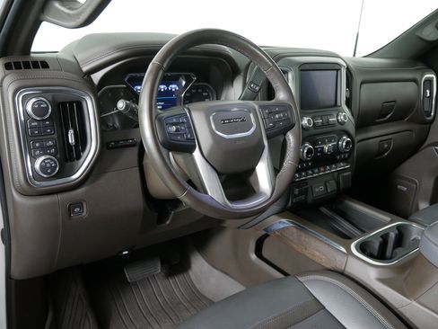 Used 2021 GMC Sierra 3500 Denali w/ Denali Ultimate Package AWD/4WD image 10