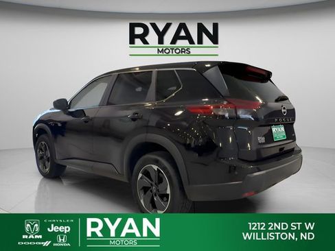 Used 2025 Nissan Rogue SV AWD/4WD image 4
