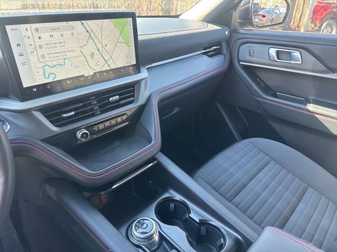 Used 2025 Ford Explorer ST-Line image 27