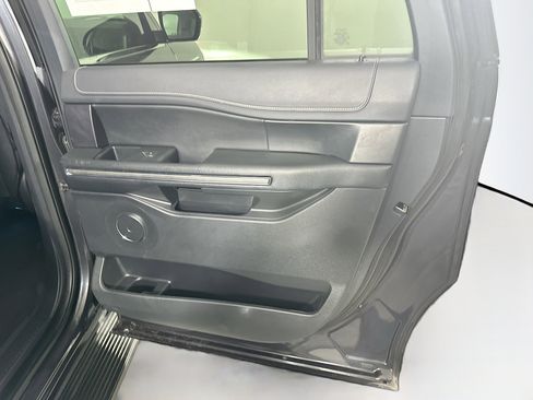 Used 2024 Ford Expedition Max XLT image 32