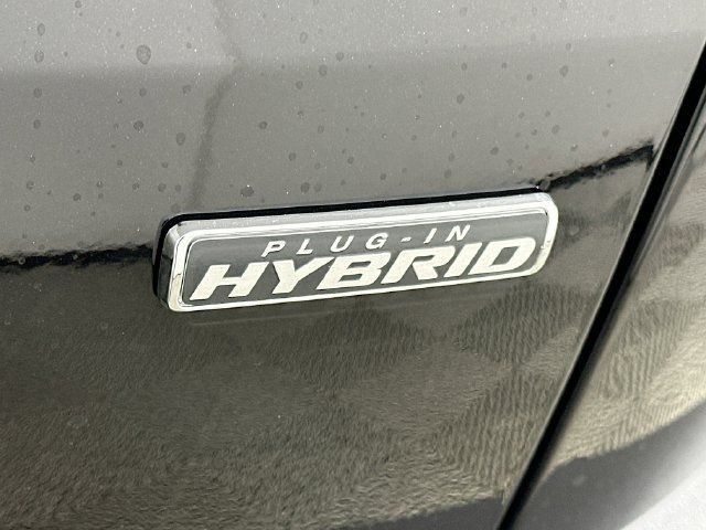 Used 2025 Ford Escape SE w/ PHEV Premium Package FWD image 28