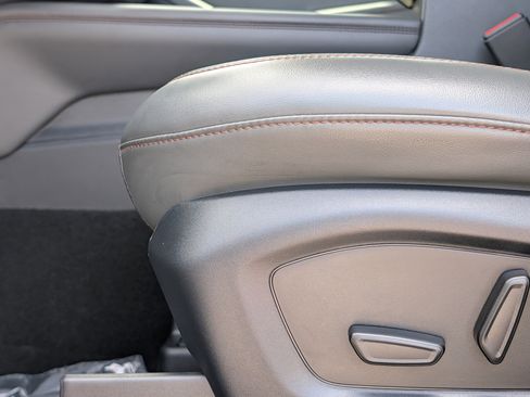 Certified 2025 Ford Explorer Active w/ Active Comfort Package RWD image 23