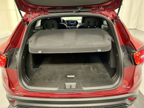 Used 2024 Chevrolet Trax RS w/ Sunroof Package image 22