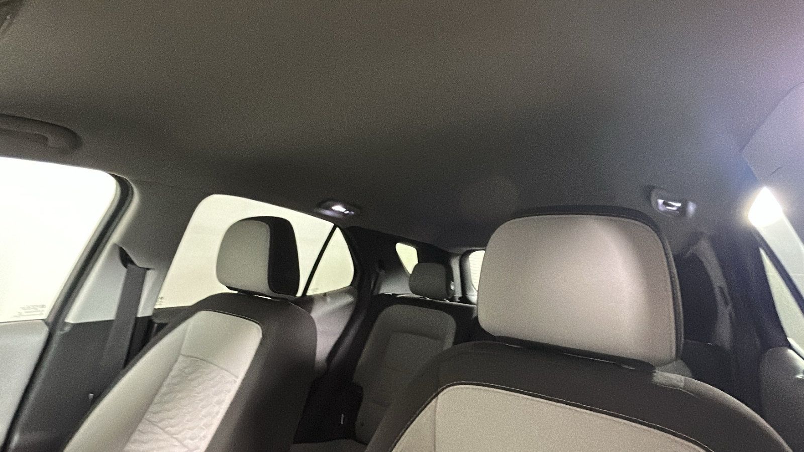Used 2019 Chevrolet Equinox LT w/ Driver Convenience Package FWD image 16