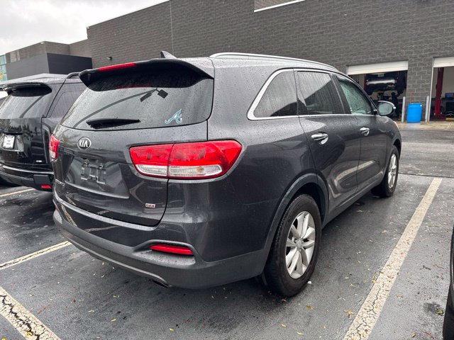 Used 2016 Kia Sorento FWD image 4