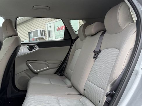 Used 2022 Kia Soul LX FWD image 12