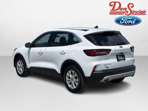 Used 2023 Ford Escape Active w/ Tech Pack #2 AWD/4WD image 9