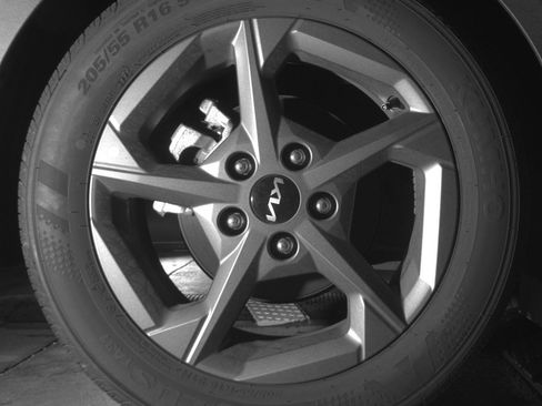 Used 2025 Kia K4 FWD image 15