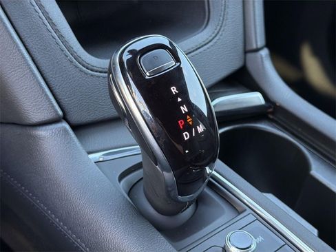 Used 2025 Cadillac XT6 Luxury image 13