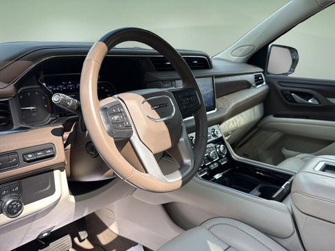 Used 2021 GMC Yukon Denali AWD/4WD image 16