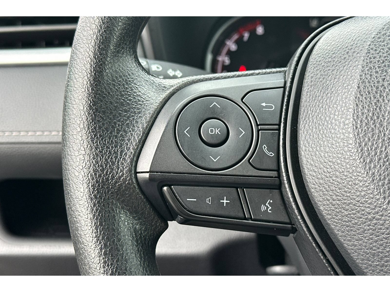 Certified 2025 Toyota RAV4 LE AWD/4WD image 26