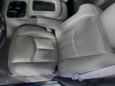 Used 2004 GMC Sierra 2500 SLT w/ Heavy-Duty Power Package AWD/4WD image 19