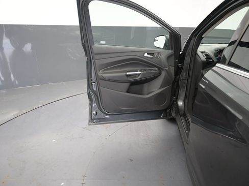 Used 2018 Ford Escape SE w/ SE Sync 3 Package FWD image 24