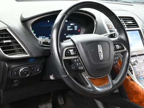 Used 2020 Lincoln Nautilus Reserve w/ Equipment Group 202A AWD/4WD image 13