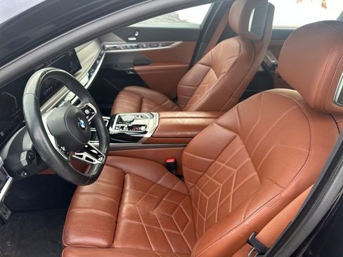 Certified 2023 BMW 760i xDrive w/ Executive Package image 9