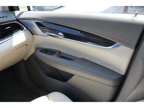 Used 2020 Cadillac XT6 Premium Luxury FWD image 23