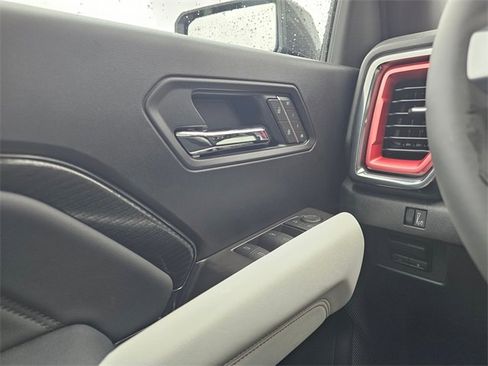 New 2025 GMC Canyon AT4 w/ AT4X Package image 28