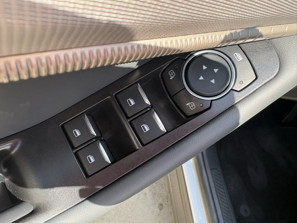 Used 2026 Ford Explorer Active RWD image 11