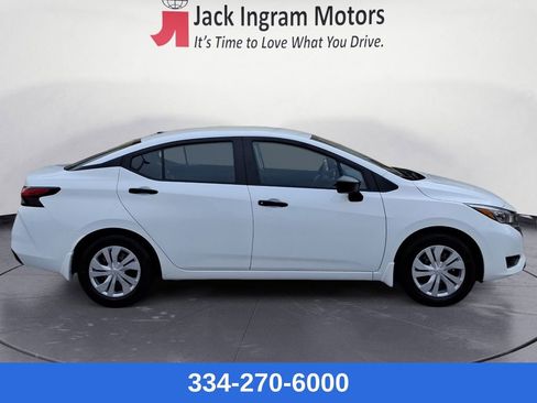 Used 2025 Nissan Versa S w/ Trunk Package image 6