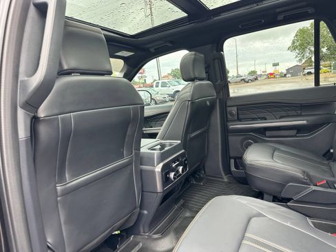 Used 2023 Ford Expedition Platinum AWD/4WD image 21