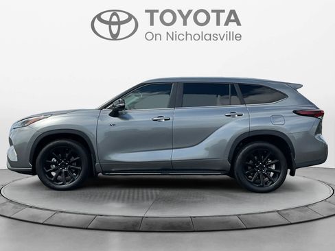 Used 2026 Toyota Highlander XLE AWD/4WD image 2