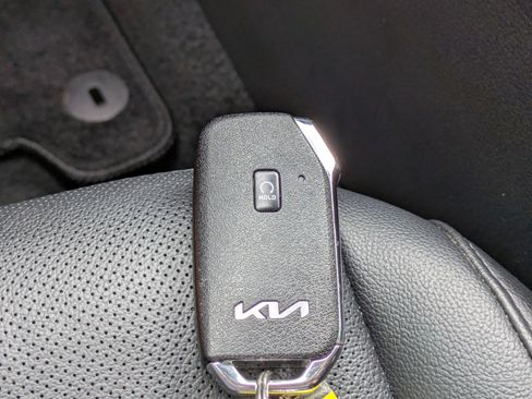 Certified 2024 Kia Sportage EX image 29