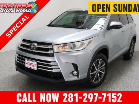 Used 2019 Toyota Highlander XLE FWD image 1