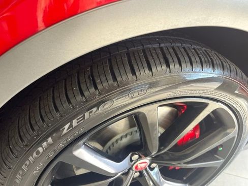 Used 2019 Jaguar F-PACE SVR image 26