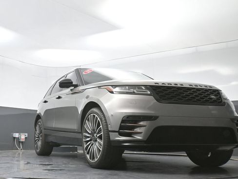 Used 2018 Land Rover Range Rover Velar R-Dynamic HSE AWD/4WD image 52