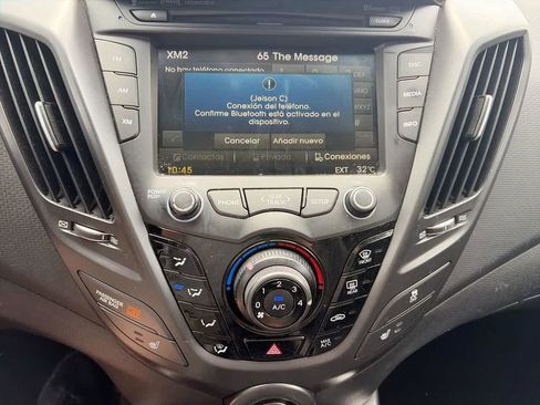 Used 2016 Hyundai Veloster Turbo FWD image 19
