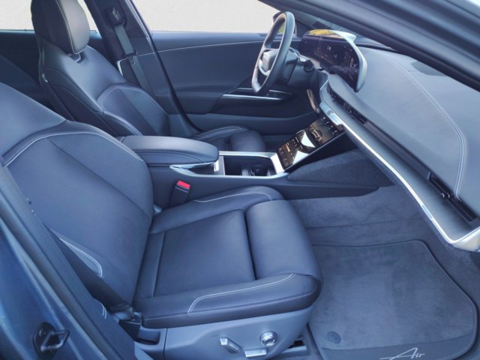 Used 2025 Lucid Air Touring AWD/4WD image 20