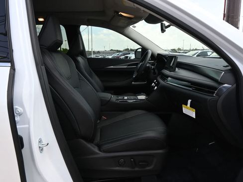 Certified 2026 INFINITI QX60 Luxe w/ Cargo Package FWD image 23