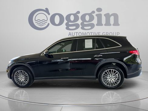 Used 2026 Mercedes-Benz GLC 300 image 2