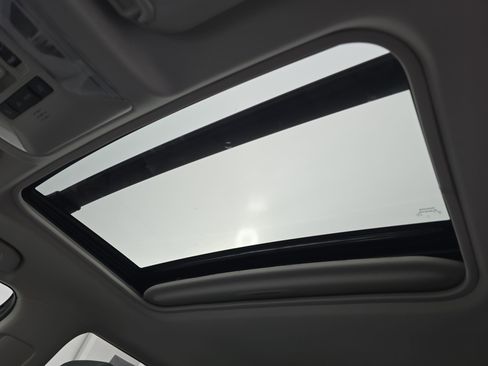 Used 2025 Toyota RAV4 Limited image 30