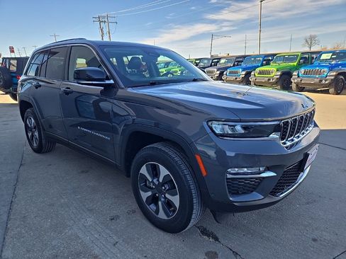 Used 2022 Jeep Grand Cherokee Limited 4xe w/ Luxury Tech Group II image 13