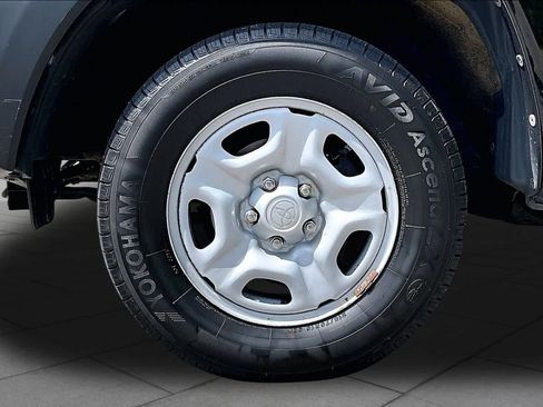 Used 2015 Toyota Tacoma 2WD Access Cab w/ Convenience Package image 10