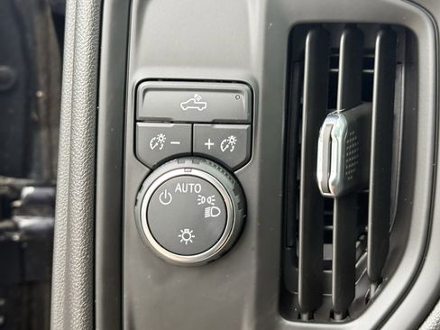 Used 2022 Chevrolet Silverado 1500 Custom RWD image 23