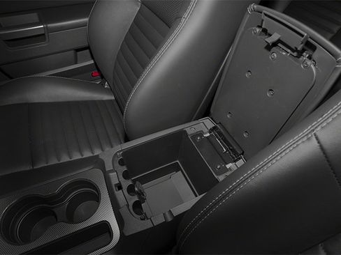Used 2013 Dodge Challenger R/T RWD image 19