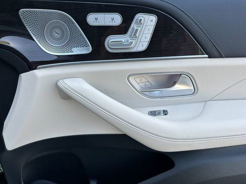 New 2026 Mercedes-Benz GLS 580 4MATIC image 18