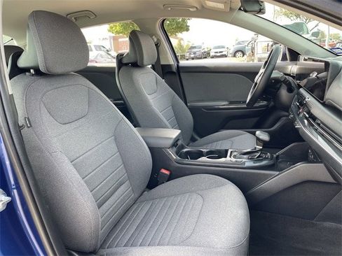 Used 2025 Kia K4 EX image 24