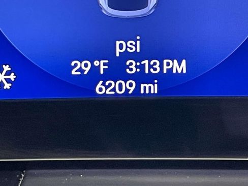 Used 2025 Porsche Macan 4 Electric image 45