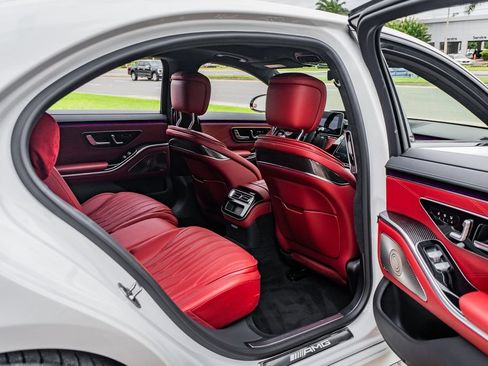Used 2024 Mercedes-Benz S 63 AMG S image 41