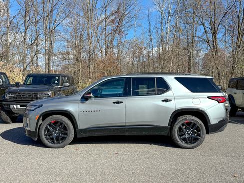 Used 2023 Chevrolet Traverse Premier w/ Redline Edition image 8