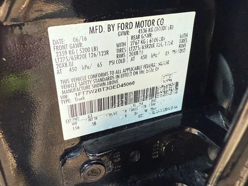 Used 2016 Ford F250 Lariat w/ Lariat Ultimate Package AWD/4WD image 21